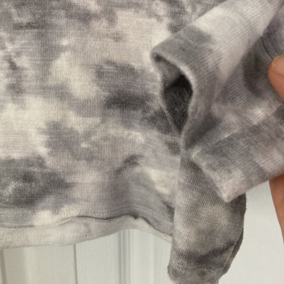 Old Navy tie dye cropped hoodie - Picture 4 of 4